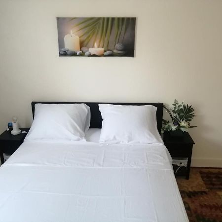 Chambre Dans Appartement A Νιόρ Εξωτερικό φωτογραφία