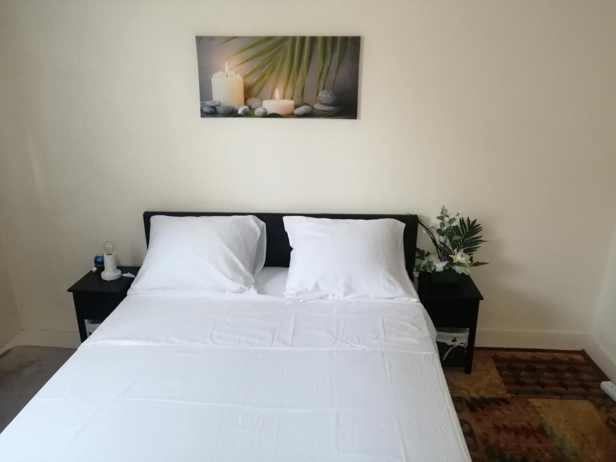 Chambre Dans Appartement A Νιόρ Εξωτερικό φωτογραφία