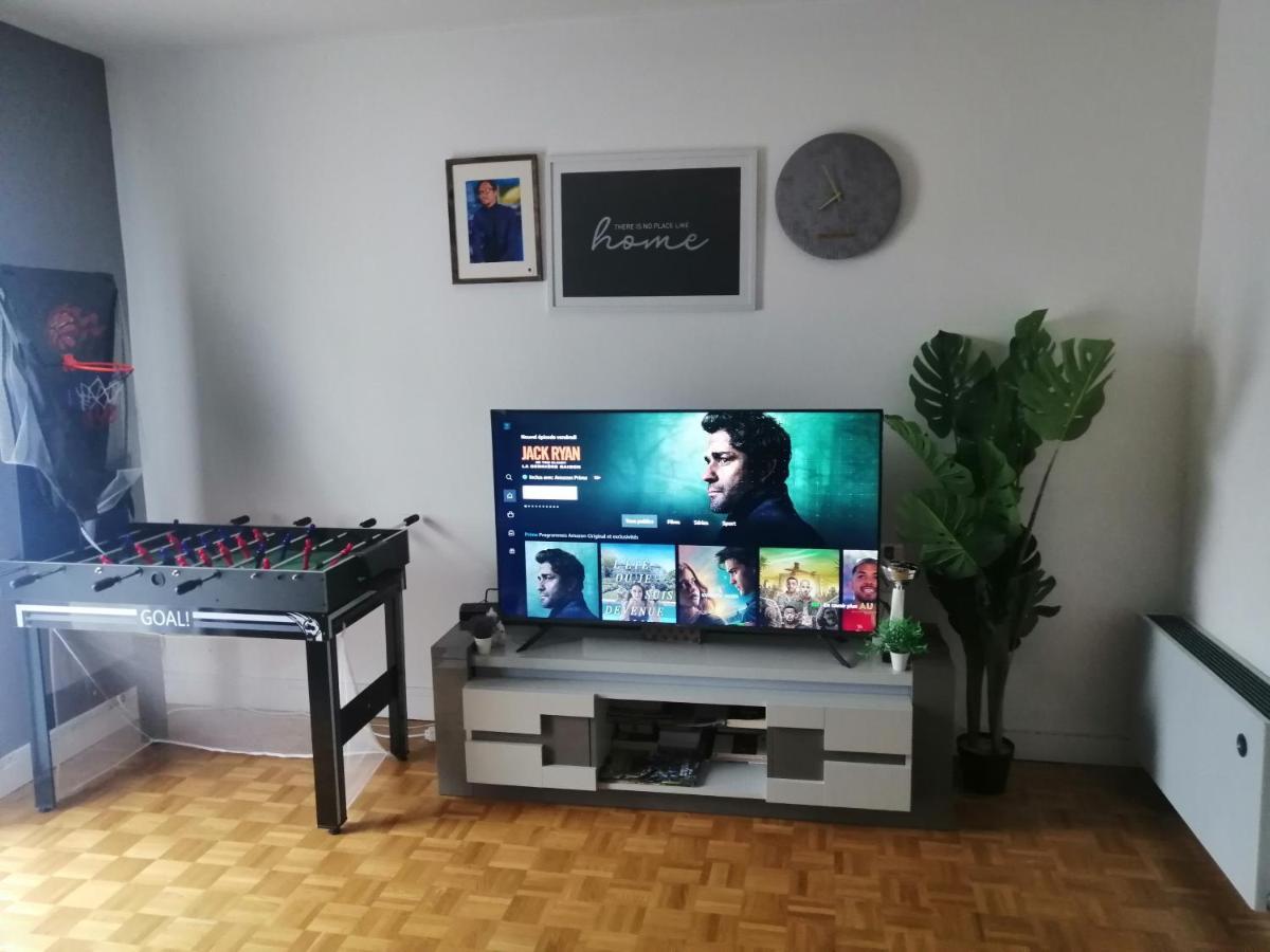 Chambre Dans Appartement A Νιόρ Εξωτερικό φωτογραφία