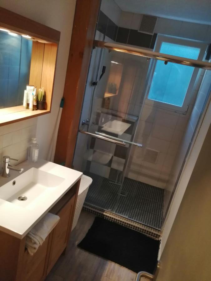 Chambre Dans Appartement A Νιόρ Εξωτερικό φωτογραφία
